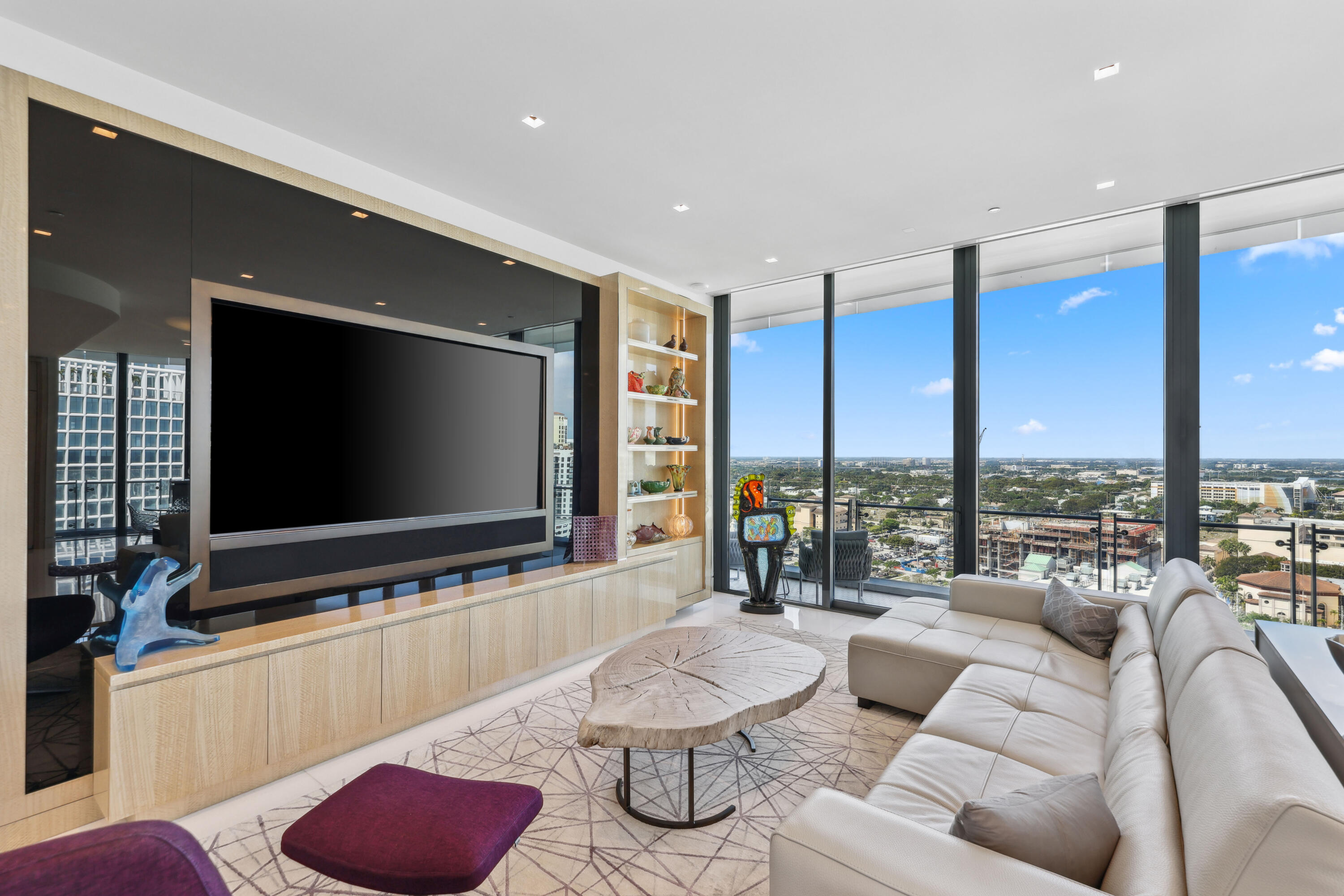 BRISTOL CONDO - Residential