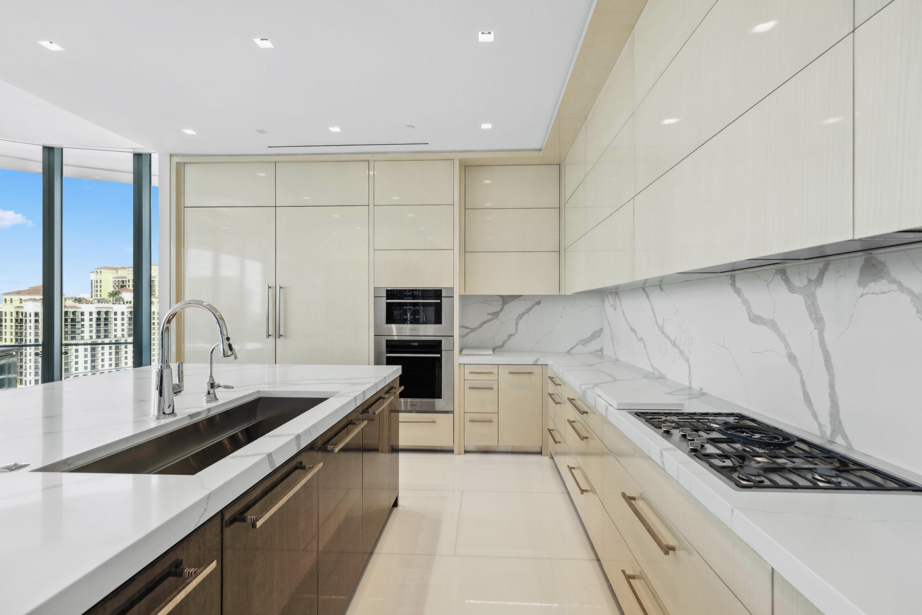 BRISTOL CONDO - Residential