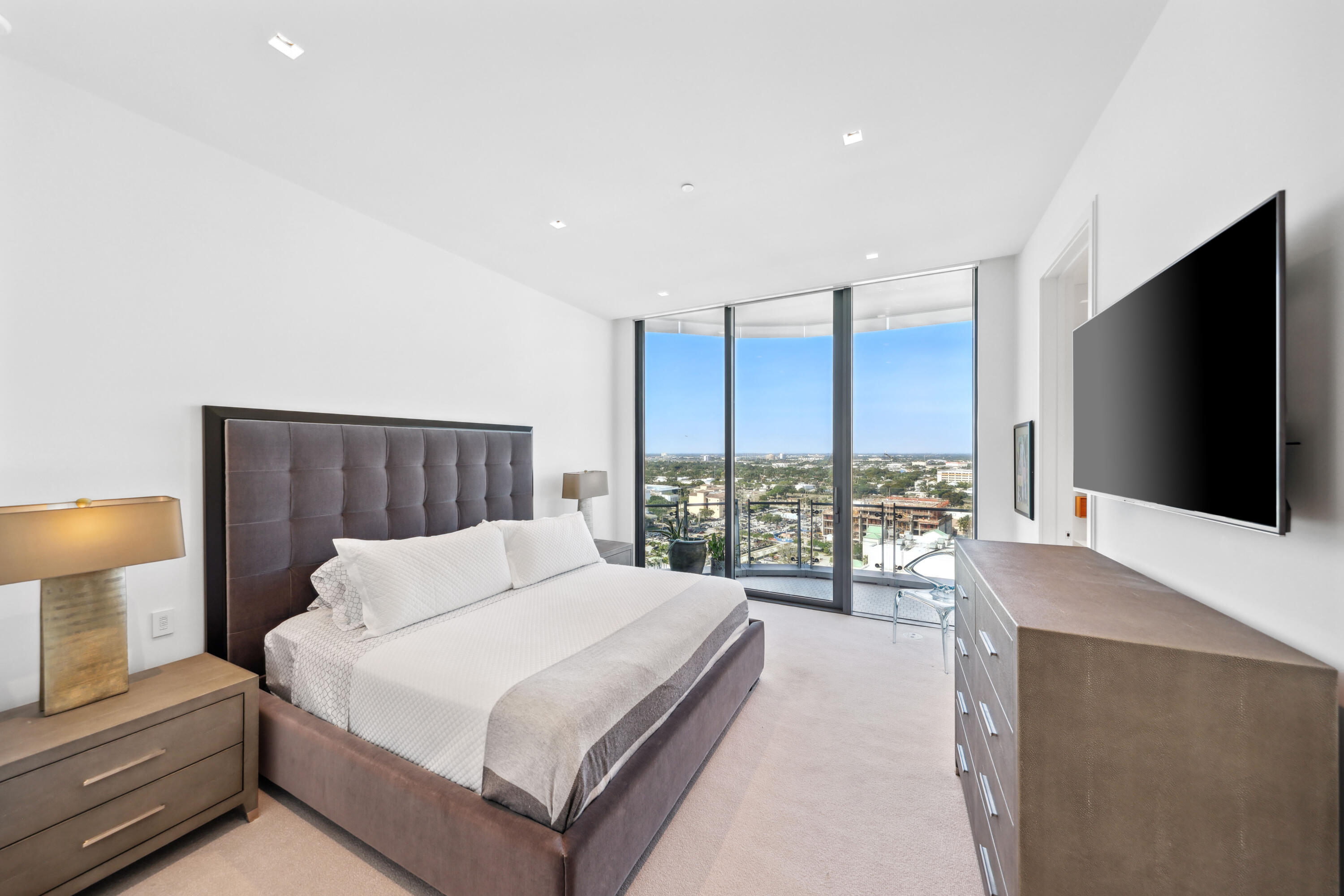 BRISTOL CONDO - Residential