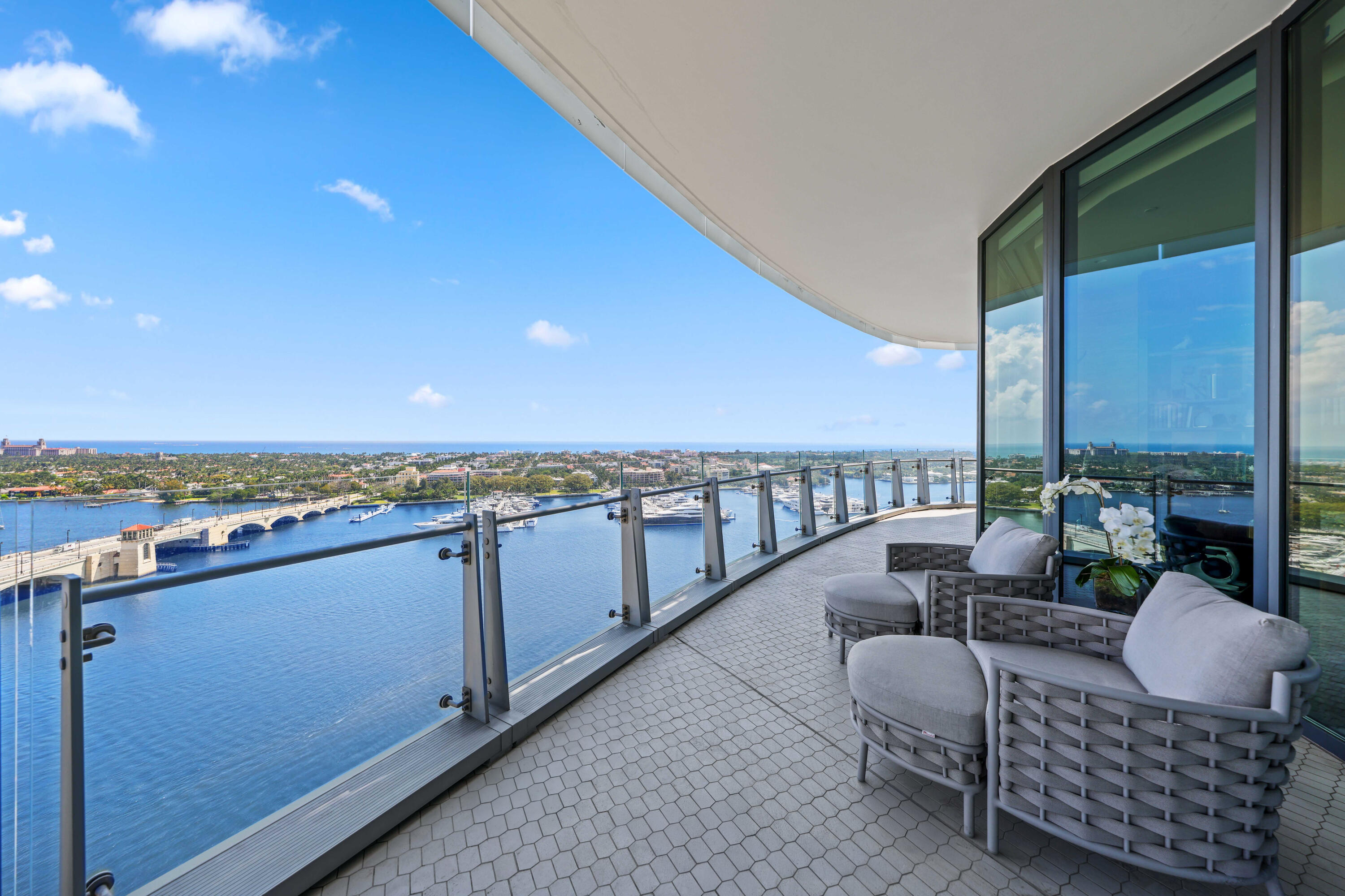 BRISTOL CONDO - Residential