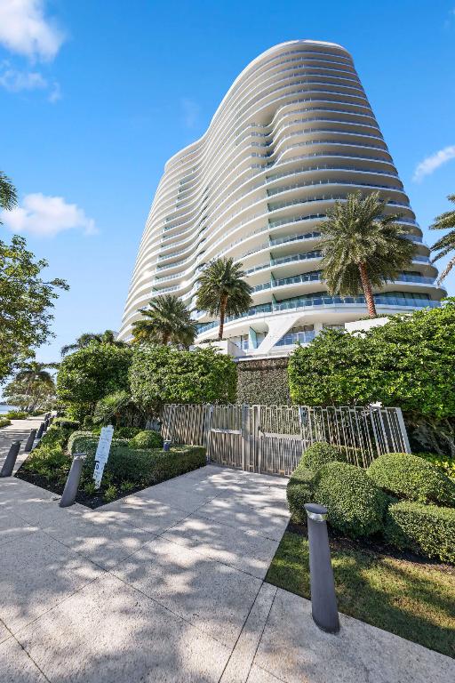 1100 S Flagler Drive 1801