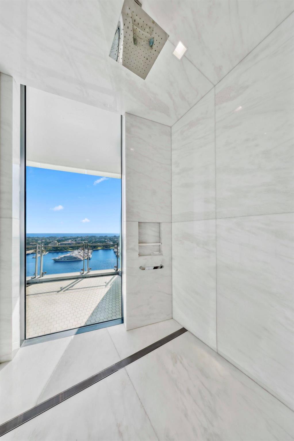 BRISTOL CONDO - Residential