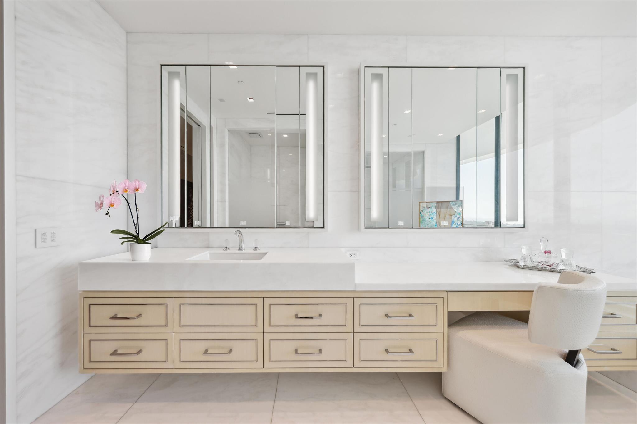 BRISTOL CONDO - Residential