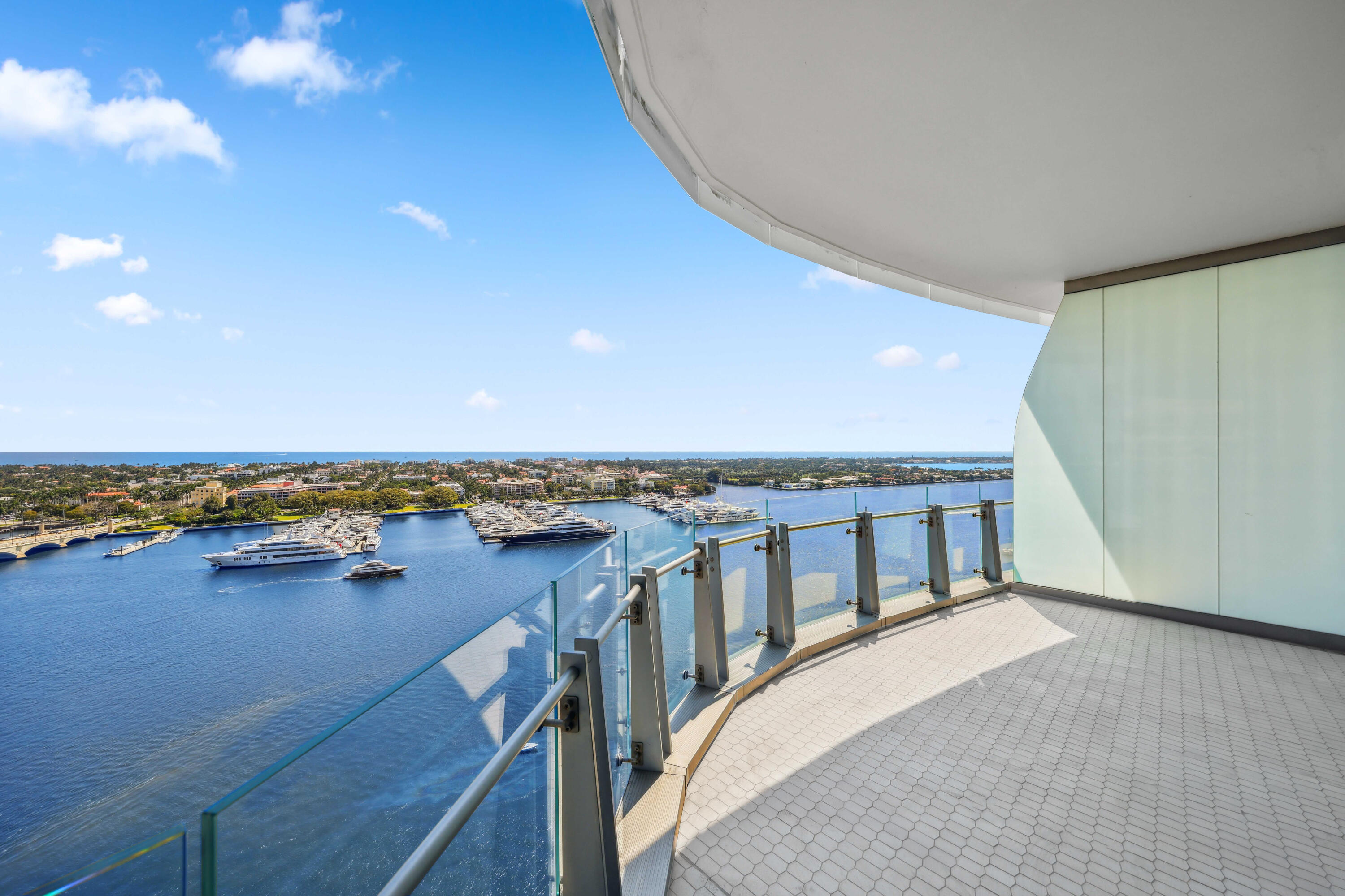 BRISTOL CONDO - Residential