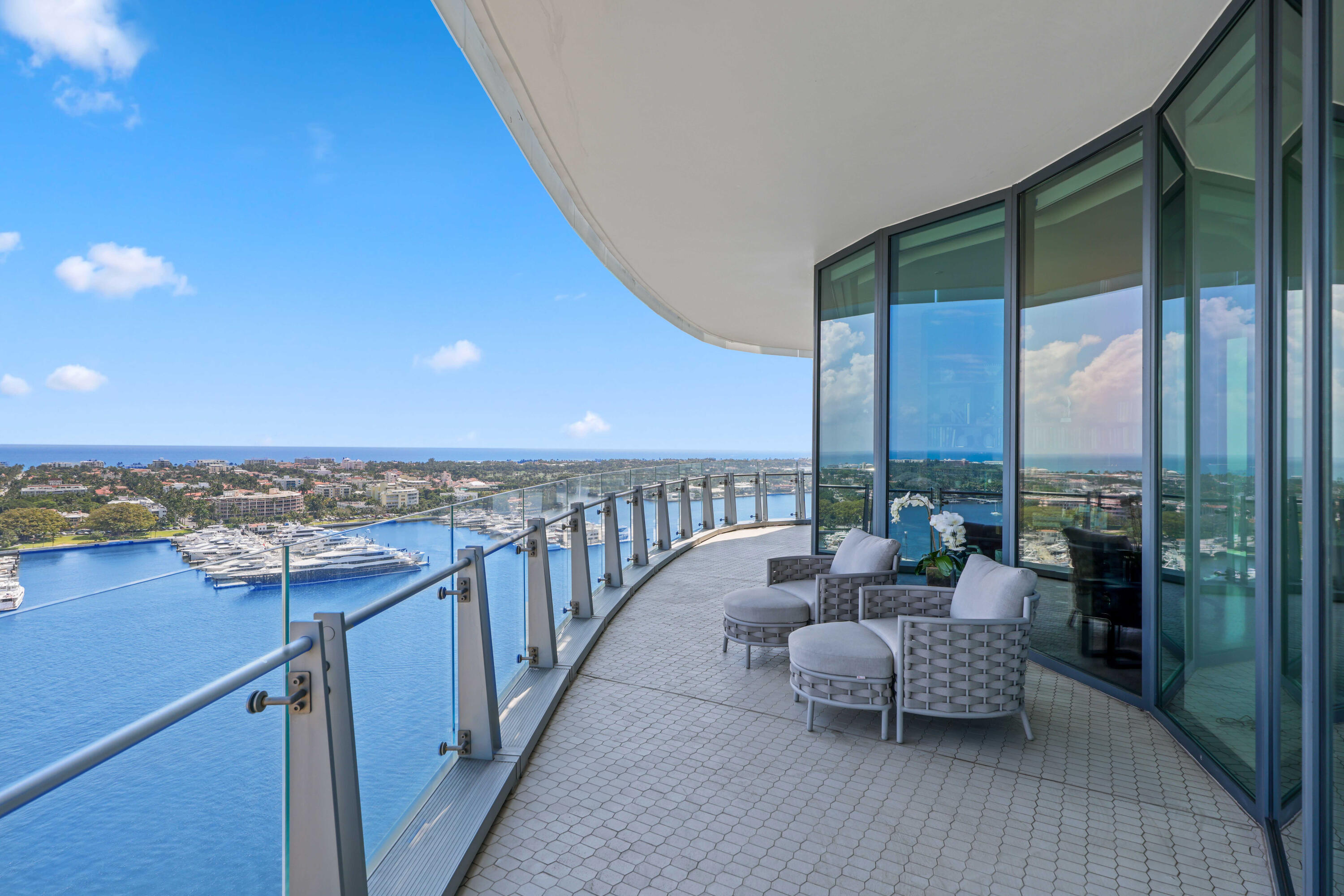 BRISTOL CONDO - Residential