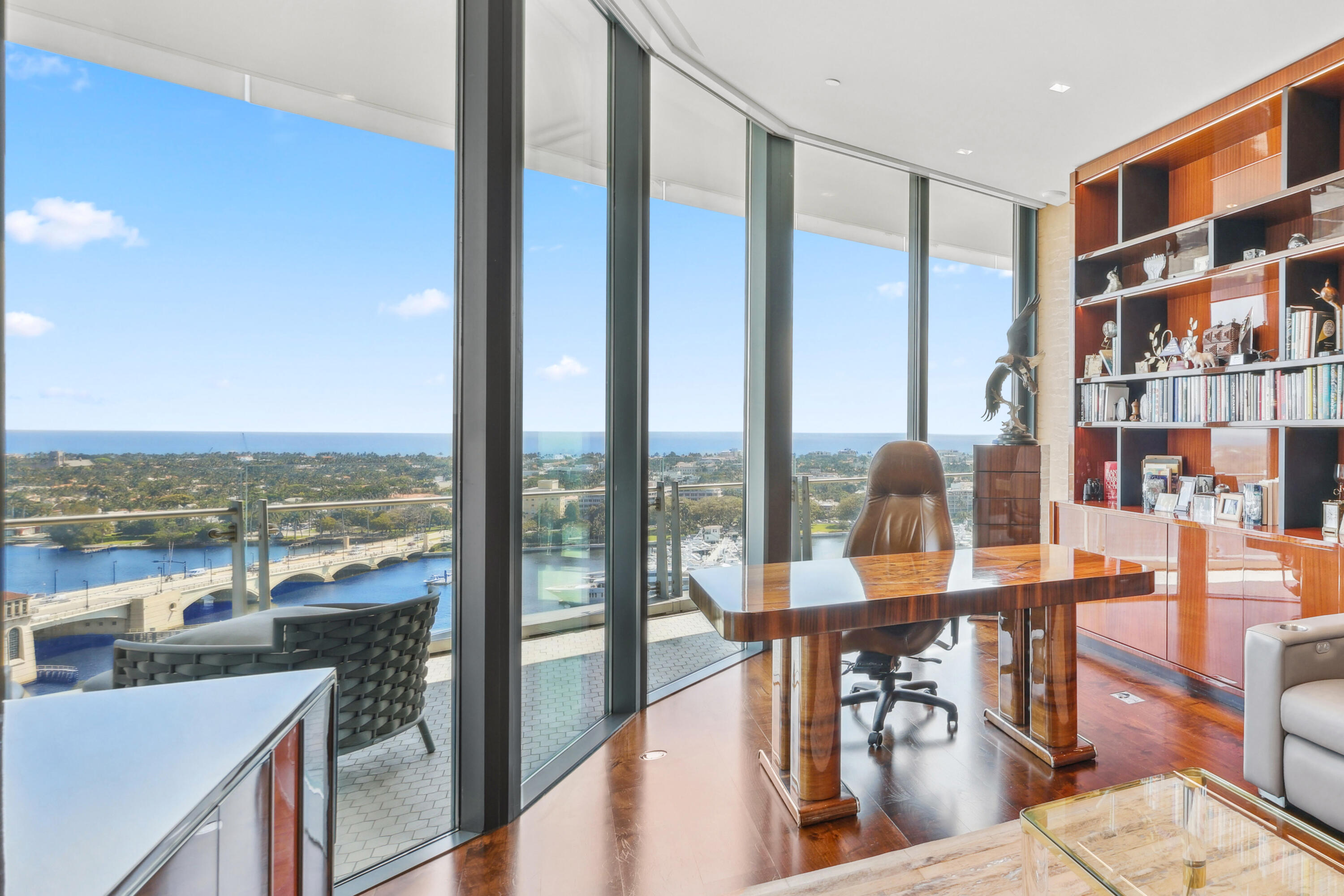 BRISTOL CONDO - Residential