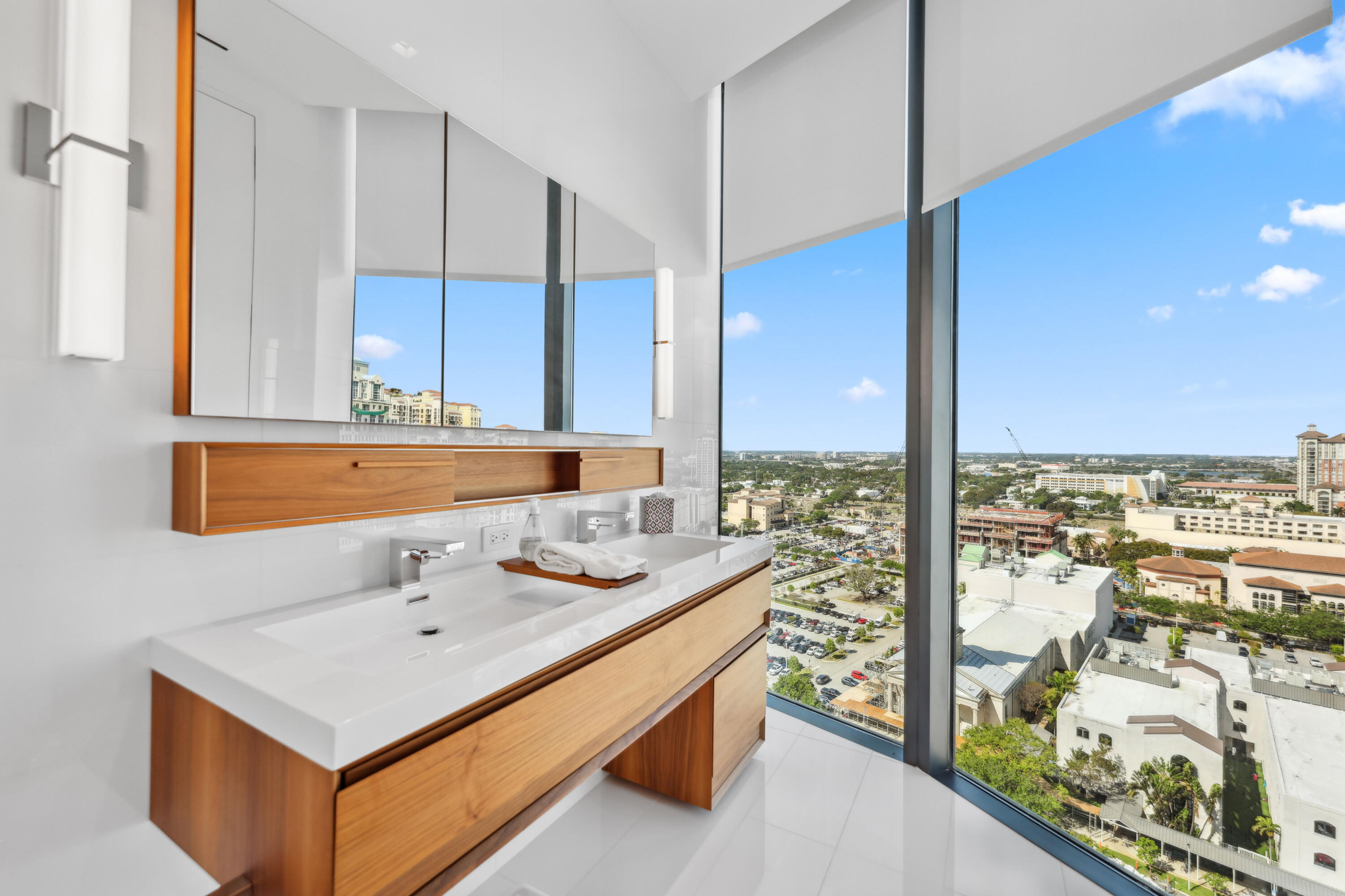 BRISTOL CONDO - Residential