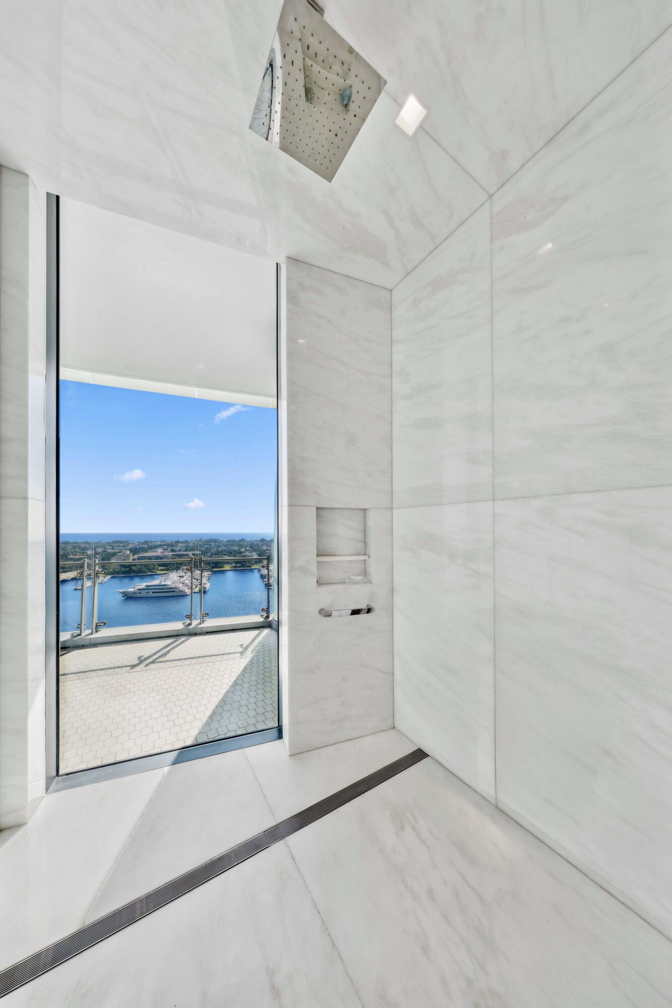 BRISTOL CONDO - Residential