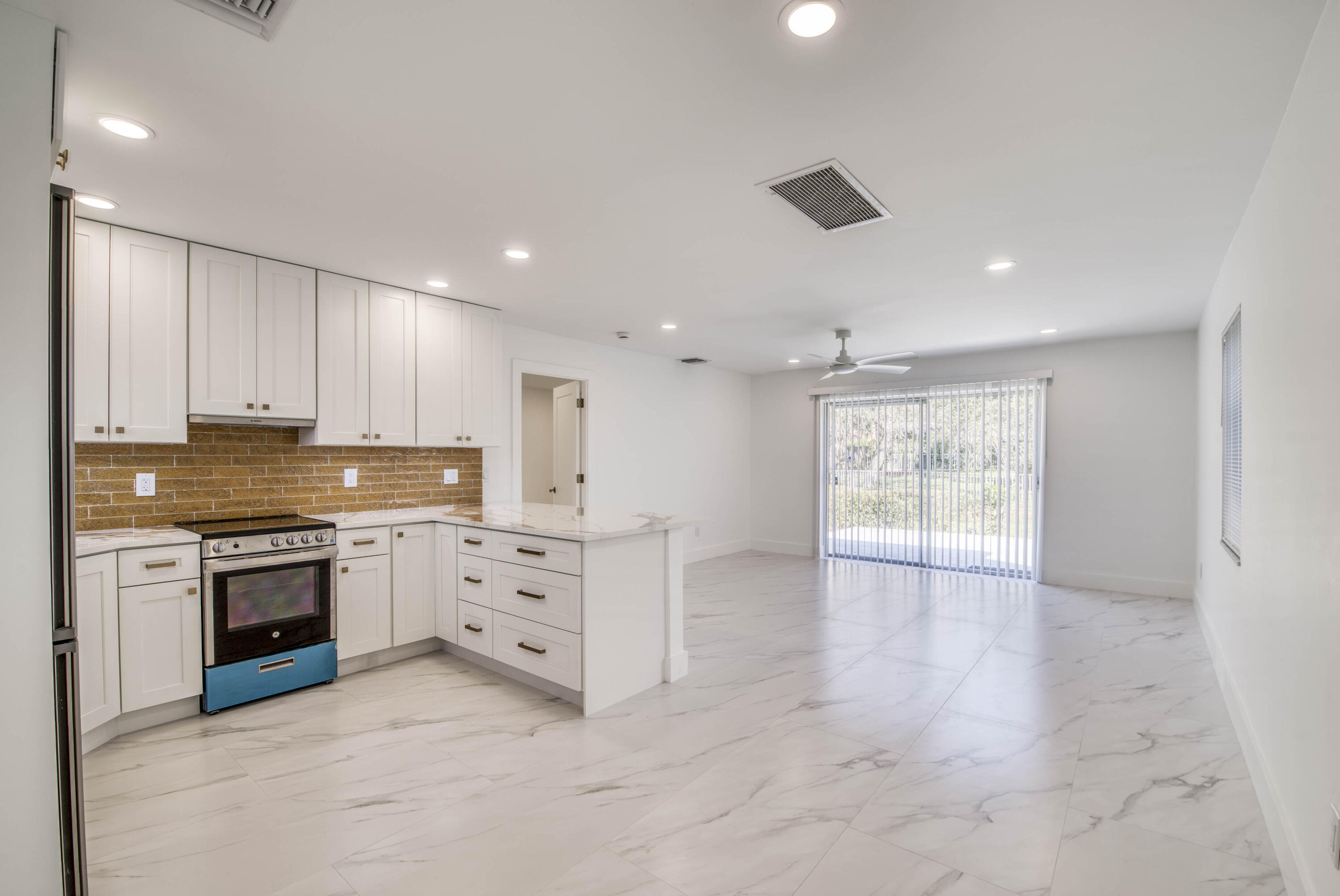 Meridian Condo - Residential