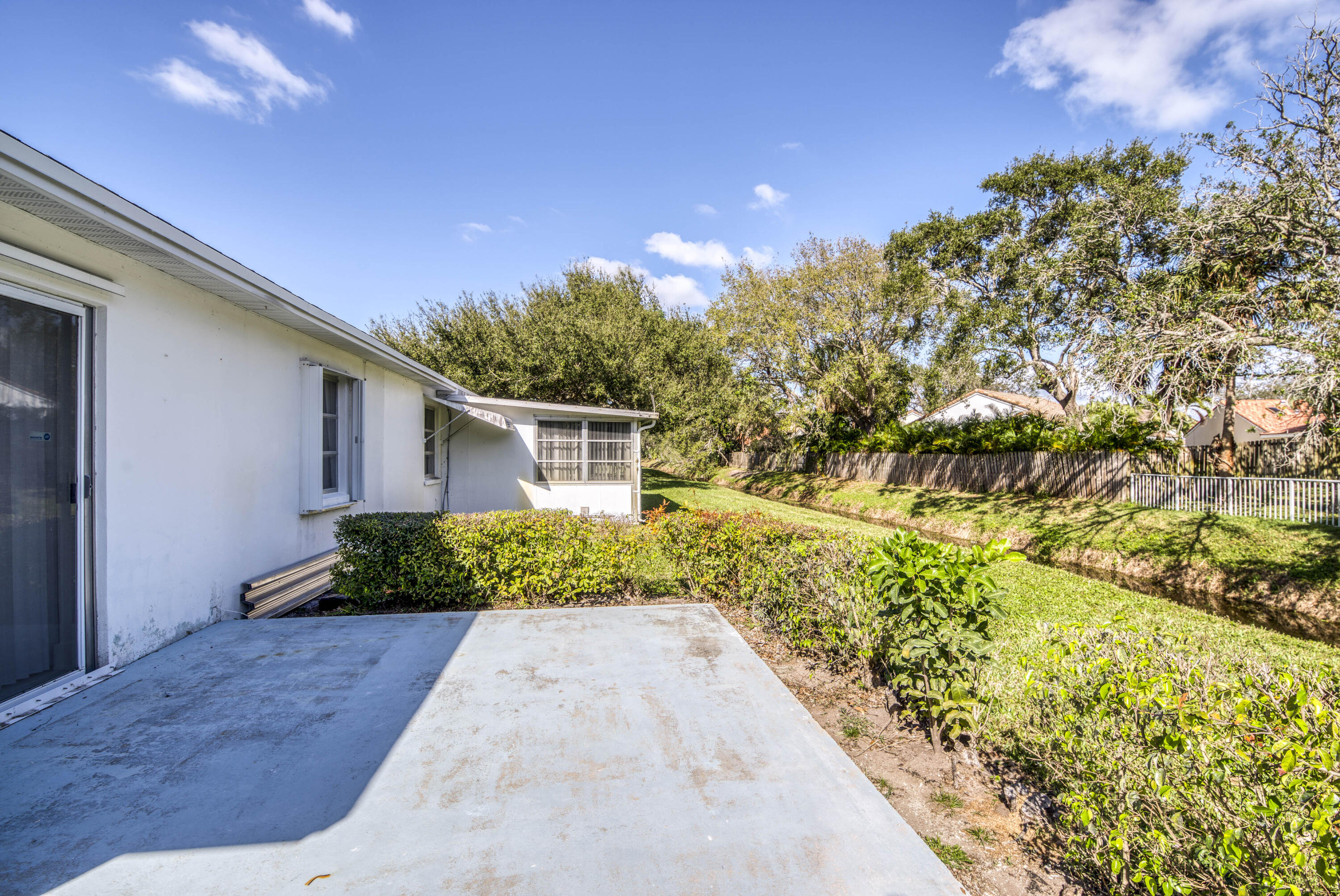 Meridian Condo - Residential