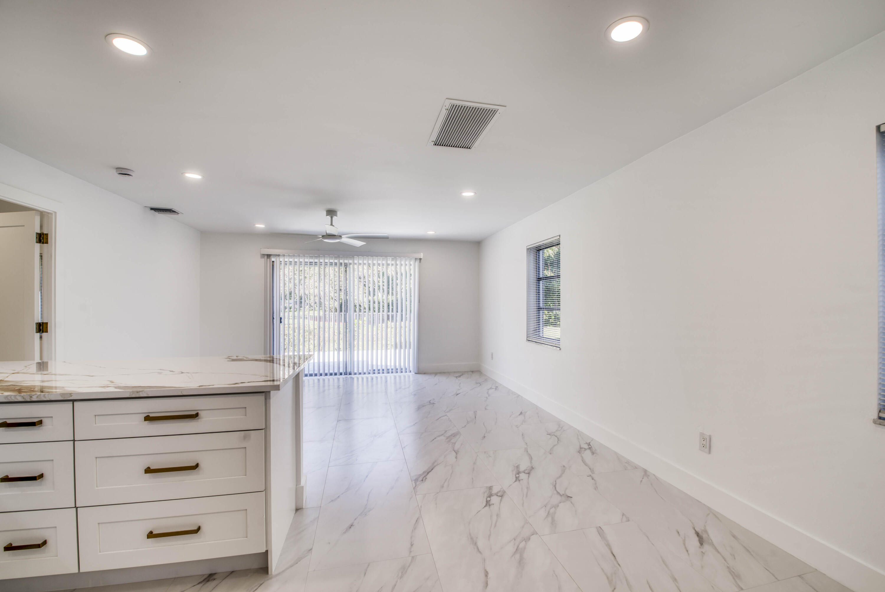 Meridian Condo - Residential