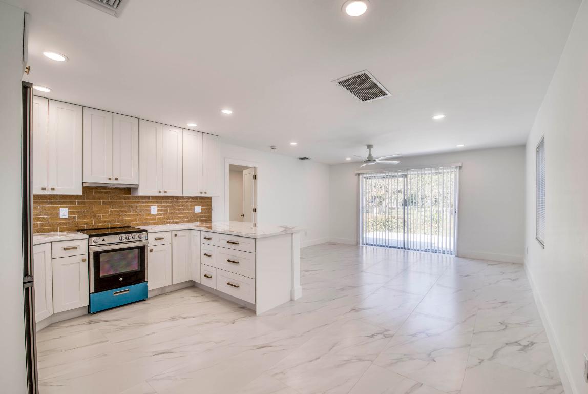 10084 Meridian Way N 4