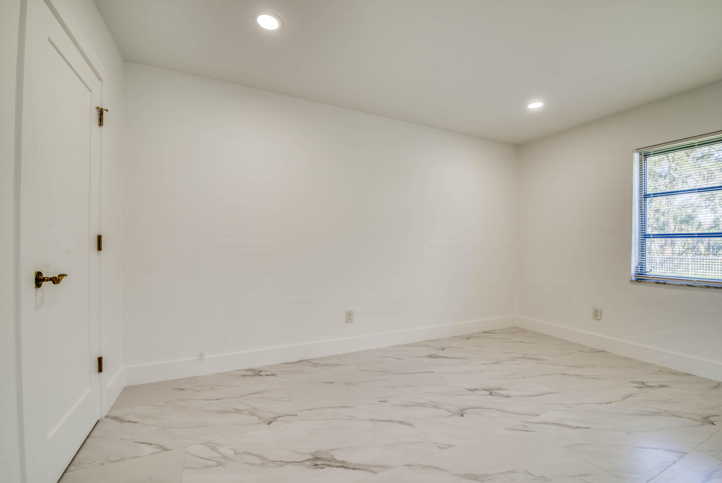 Meridian Condo - Residential