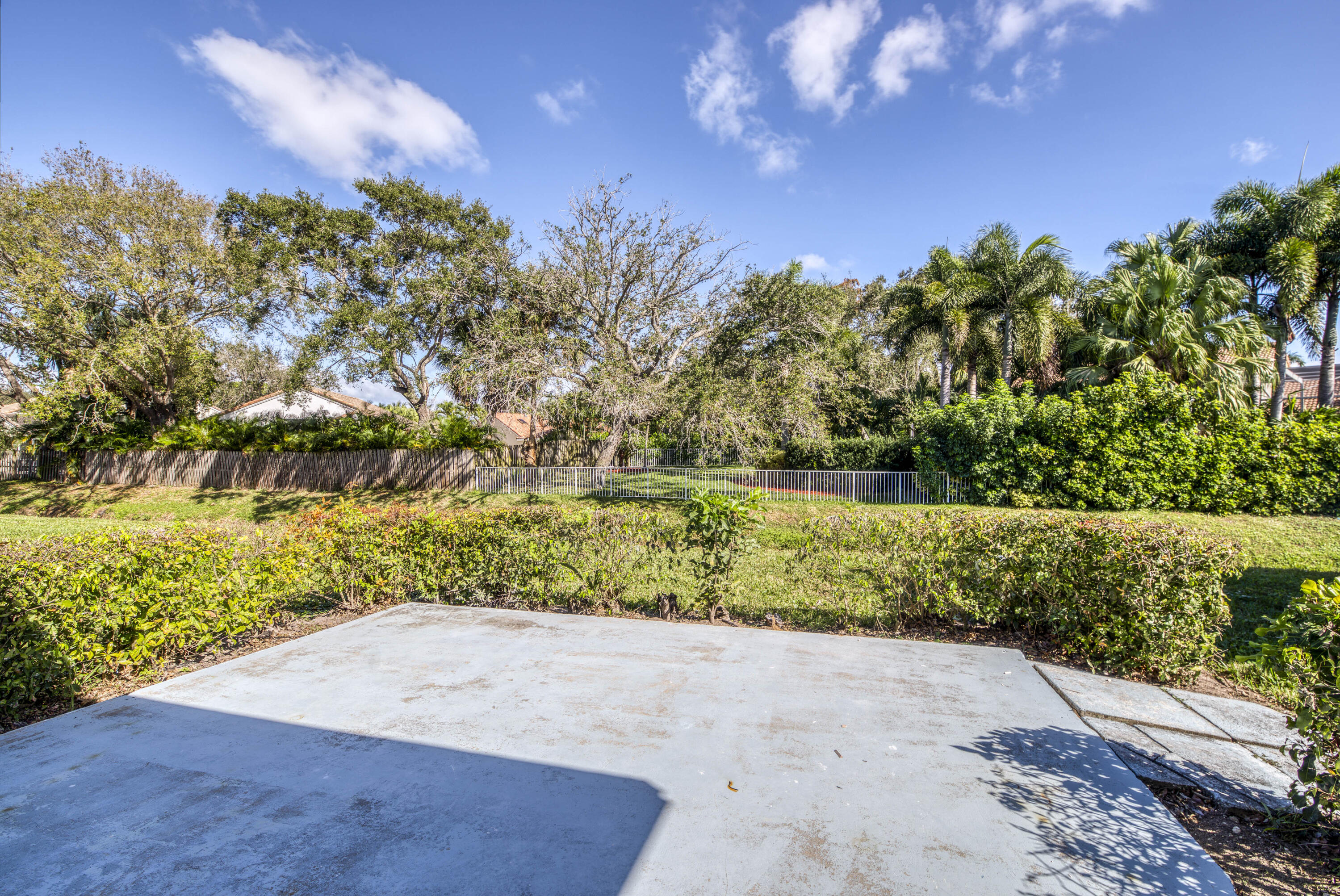 Meridian Condo - Residential