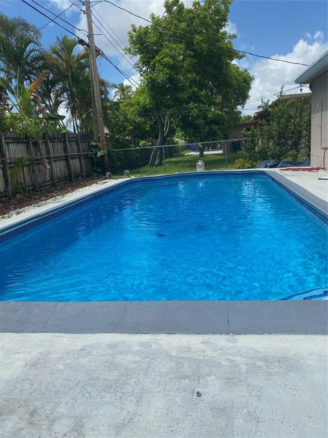 A home in Lauderdale Lakes