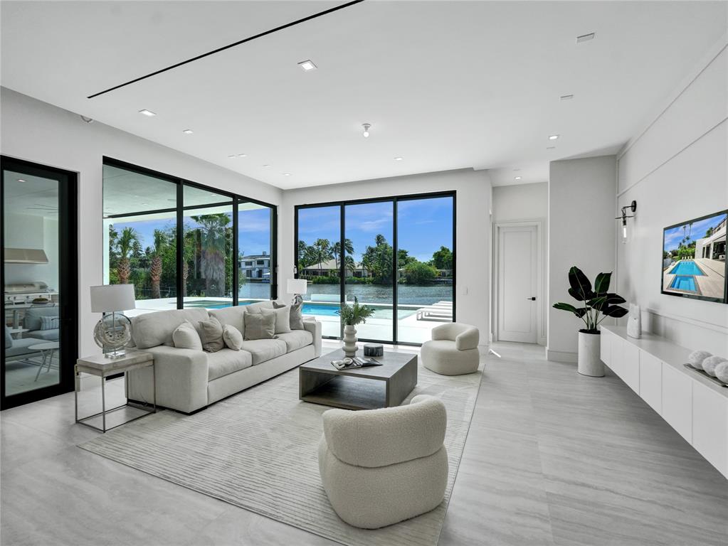 SEA RANCH LAKES - Residential