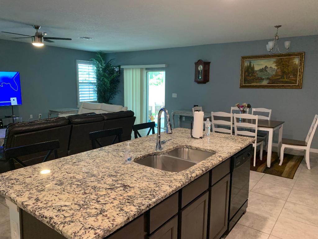 PORT ST LUCIE SECTION 48 1ST REPLAT - Residential