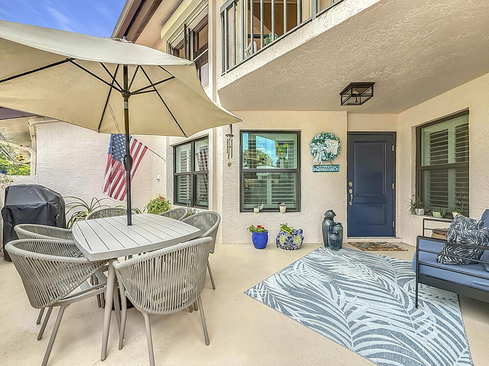 3410 SE Martinique Trace 102
