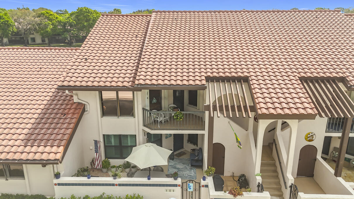 3410 SE Martinique Trace 102