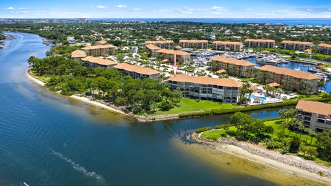 Photo of 2201 Marina Isle Way, Jupiter, FL 33477 (MLS # B26061841)