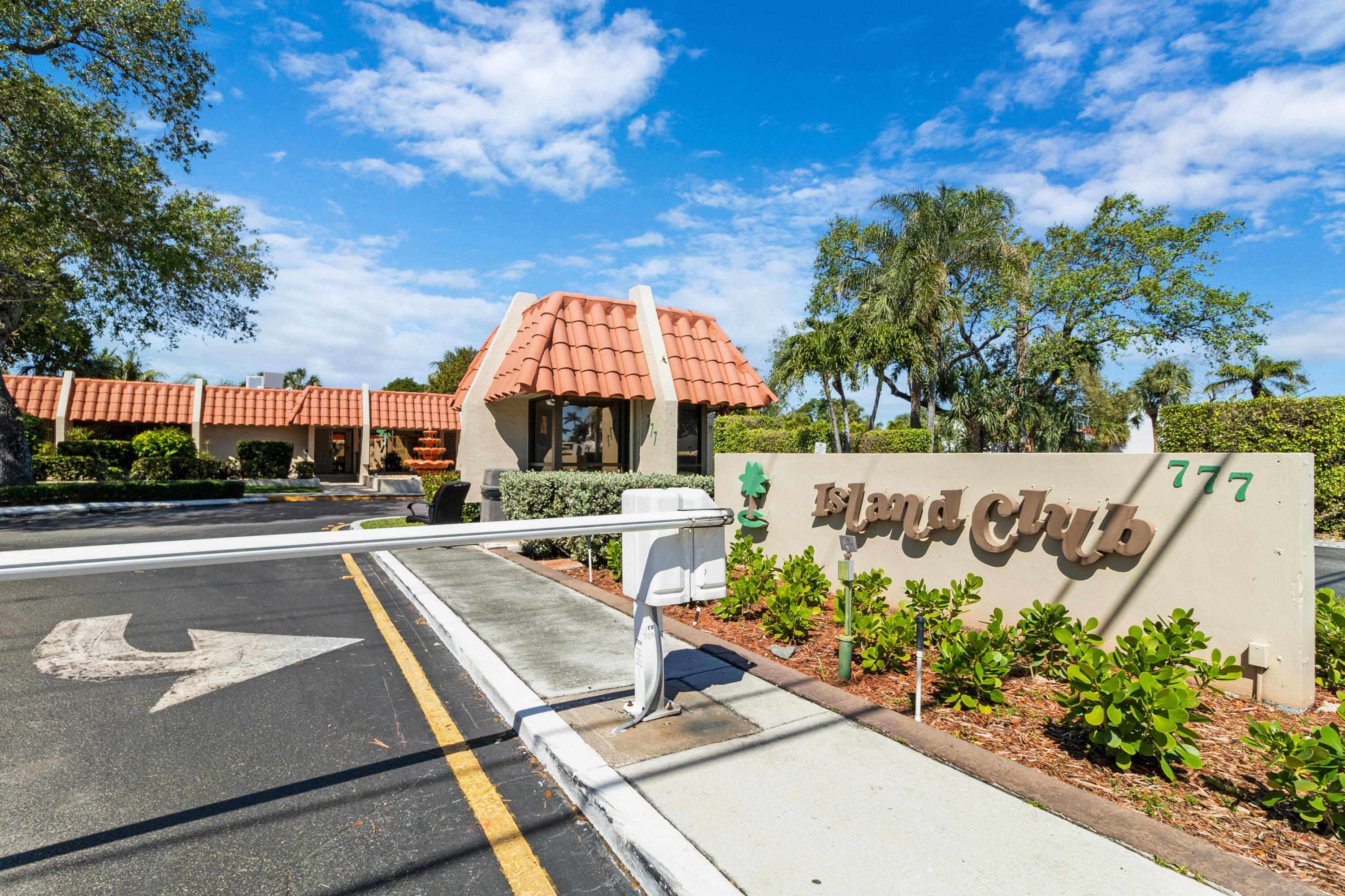 ISLAND CLUB TWO CONDO - Residential