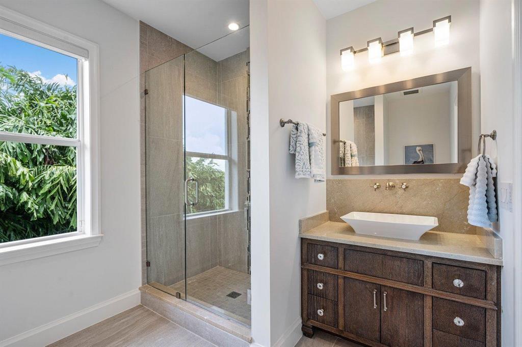 CAPTAINS KEY - Residential