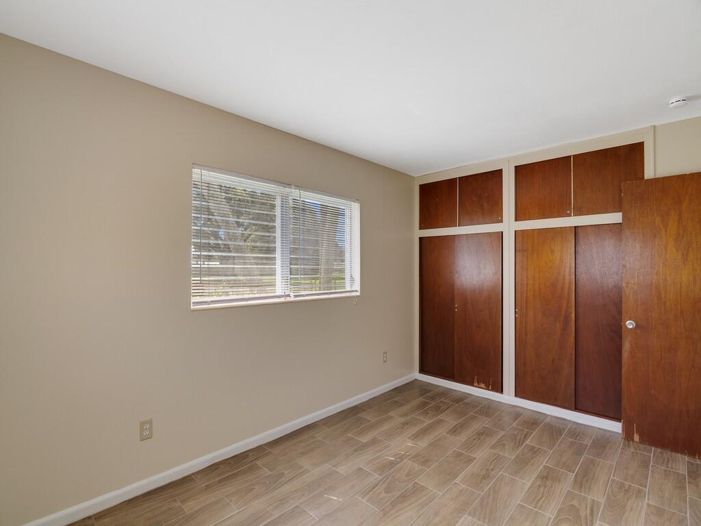 LAKEWOOD PARK UNIT 5 - Residential Lease