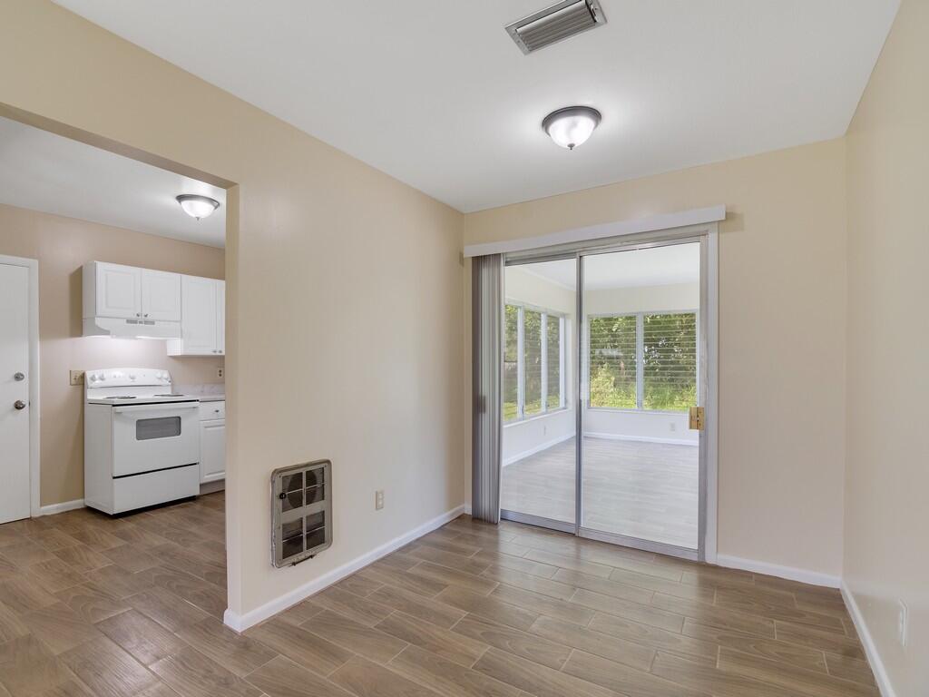 LAKEWOOD PARK UNIT 5 - Residential Lease