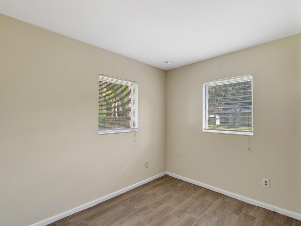 LAKEWOOD PARK UNIT 5 - Residential Lease