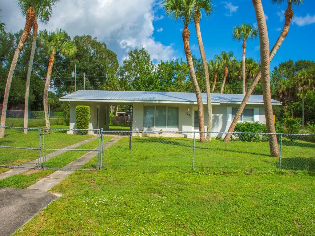 LAKEWOOD PARK UNIT 5 - Residential Lease
