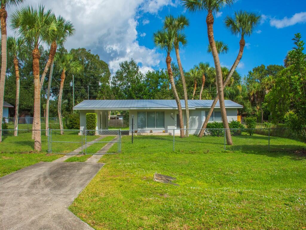 LAKEWOOD PARK UNIT 5 - Residential Lease