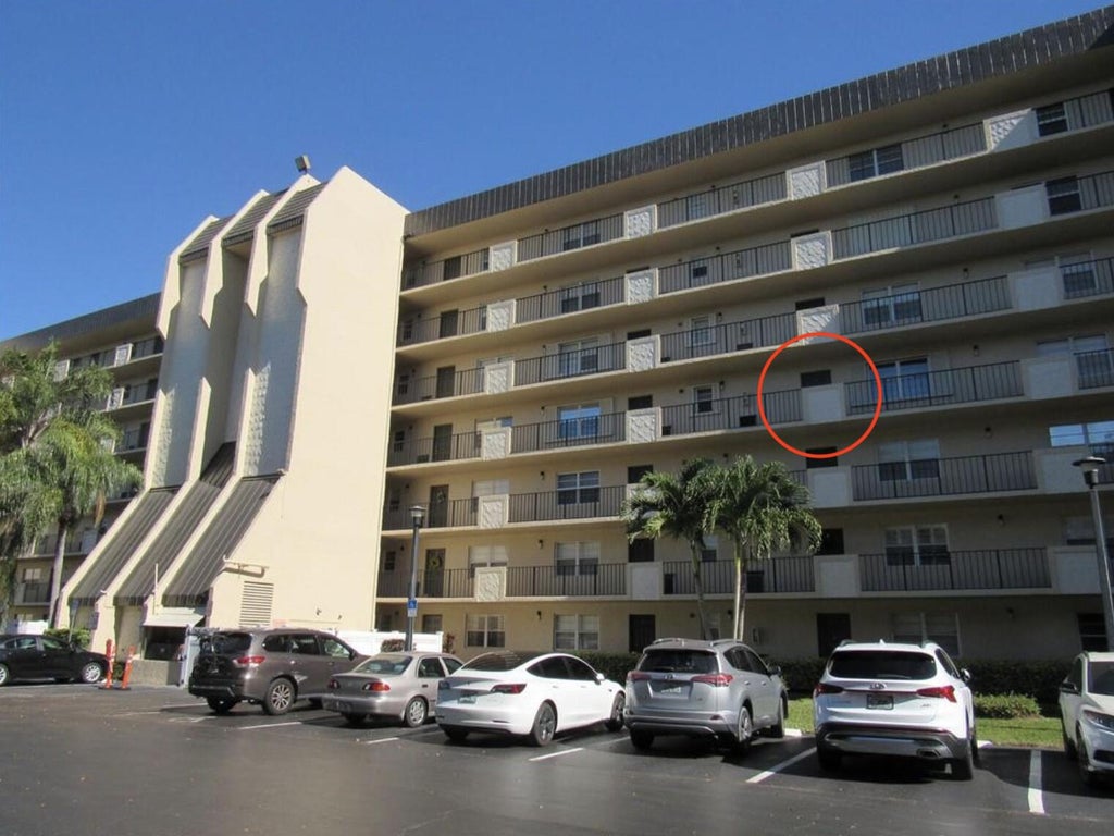 Photo of 3300 W Rolling Hills Circle #Apt 408, Davie, FL 33328 (MLS # B26086965)