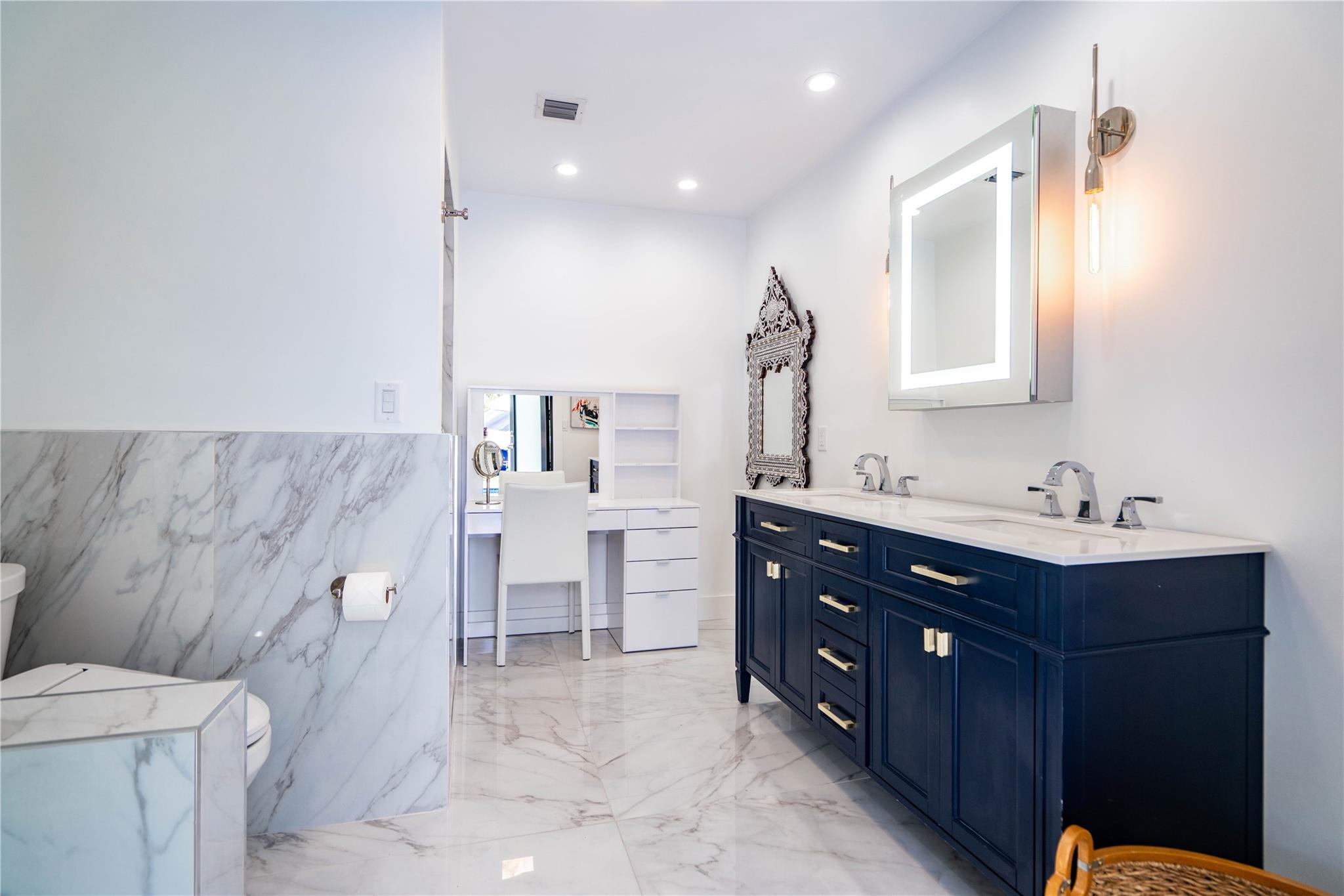 Lighthouse Point 4th Sec - Residential