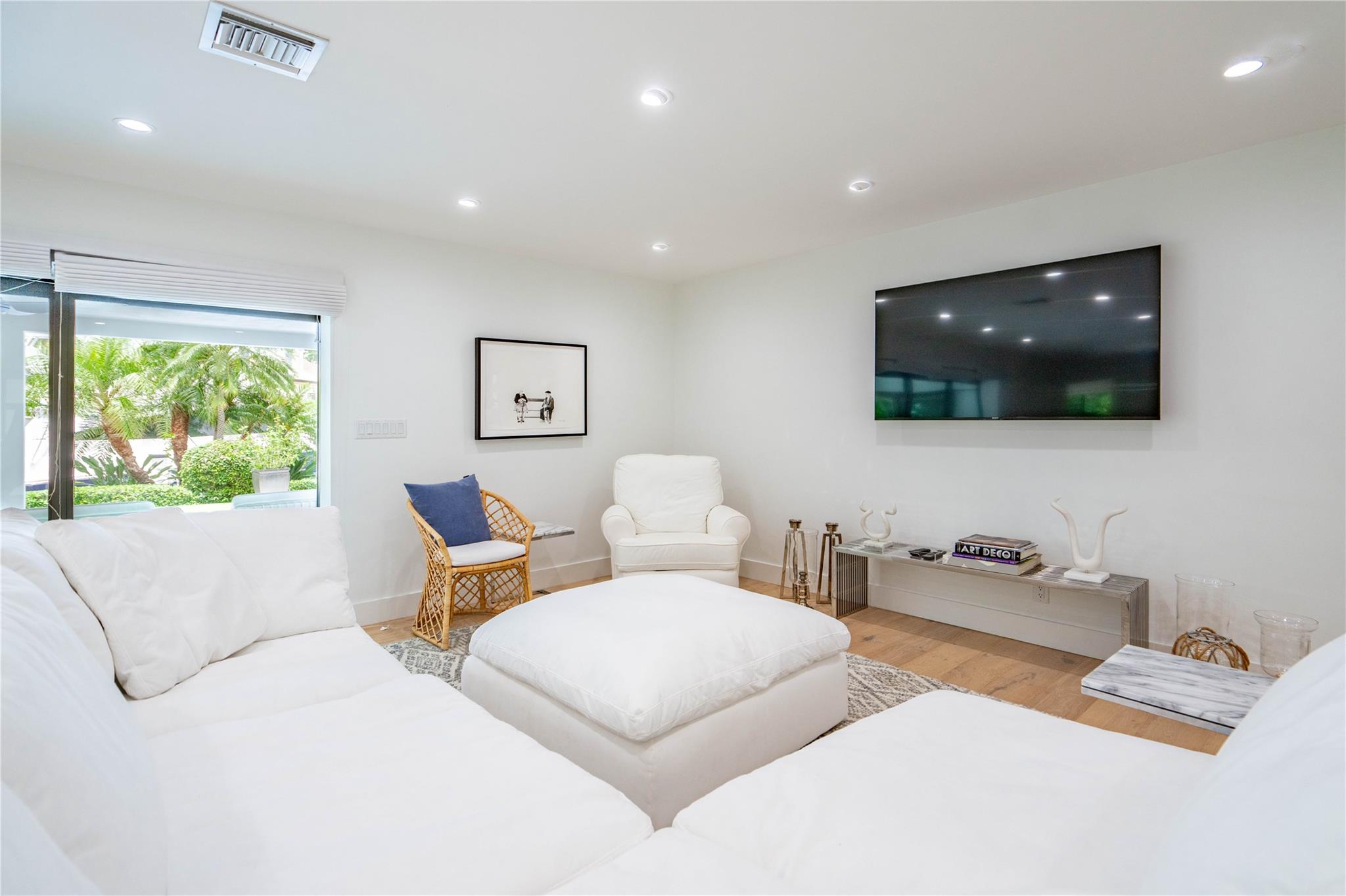 Lighthouse Point 4th Sec - Residential