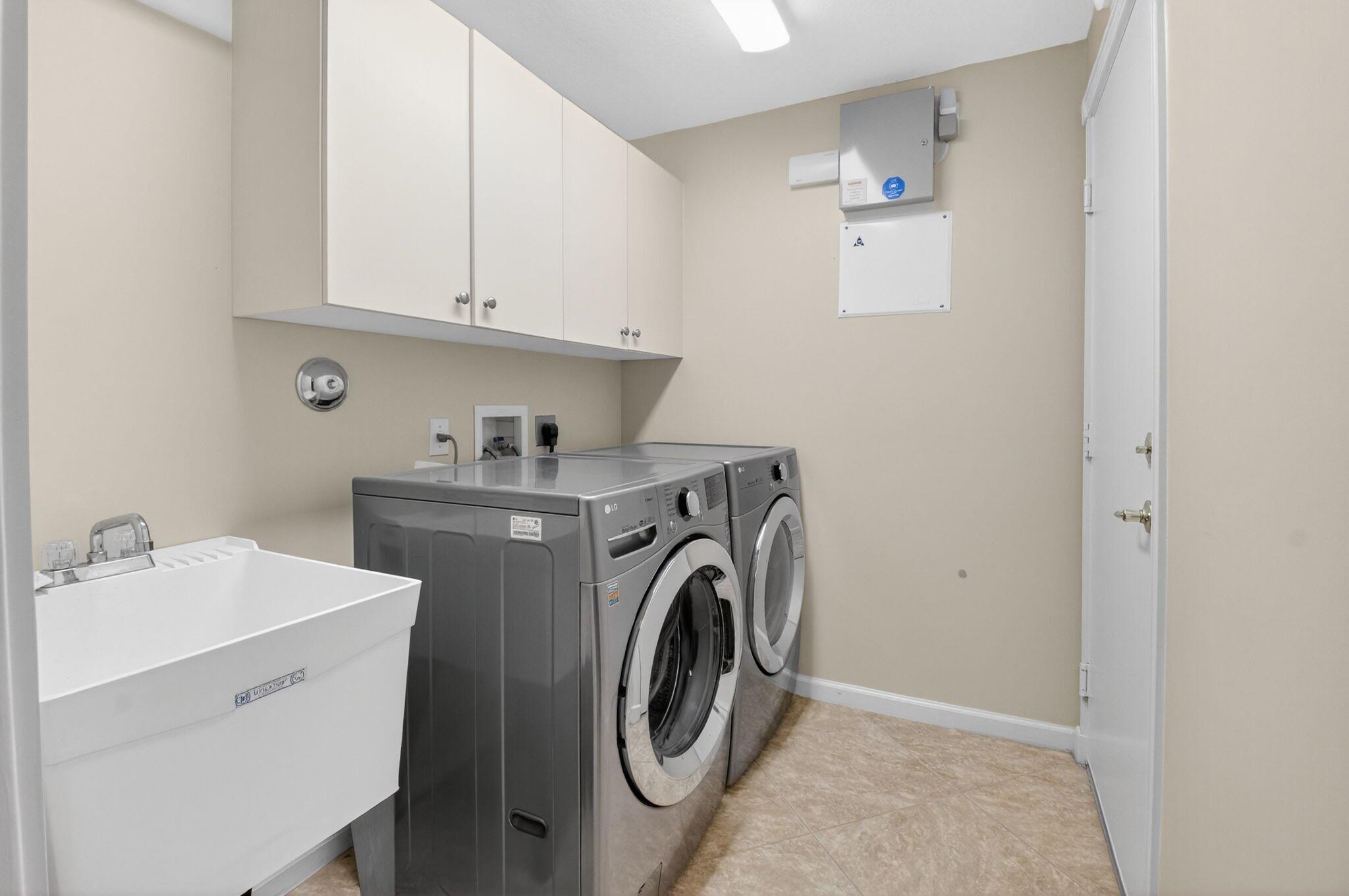 VALENCIA FALLS - Residential