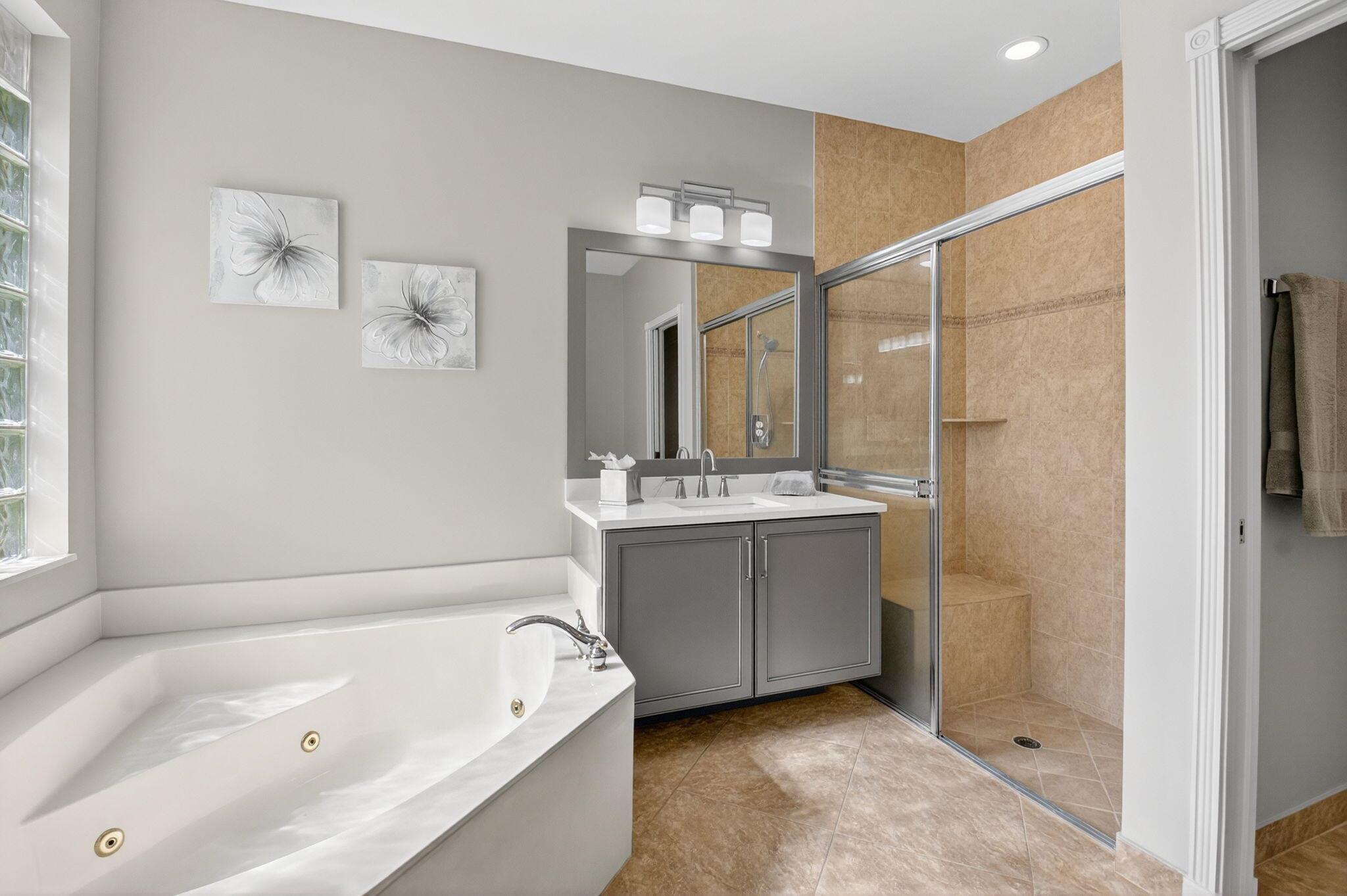 VALENCIA FALLS - Residential