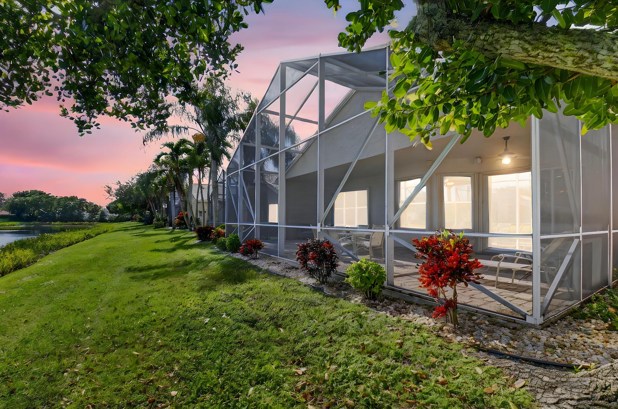 VALENCIA FALLS - Residential