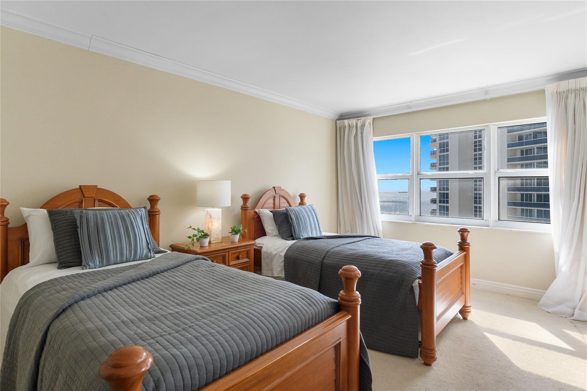 Southpoint Condo - Residential