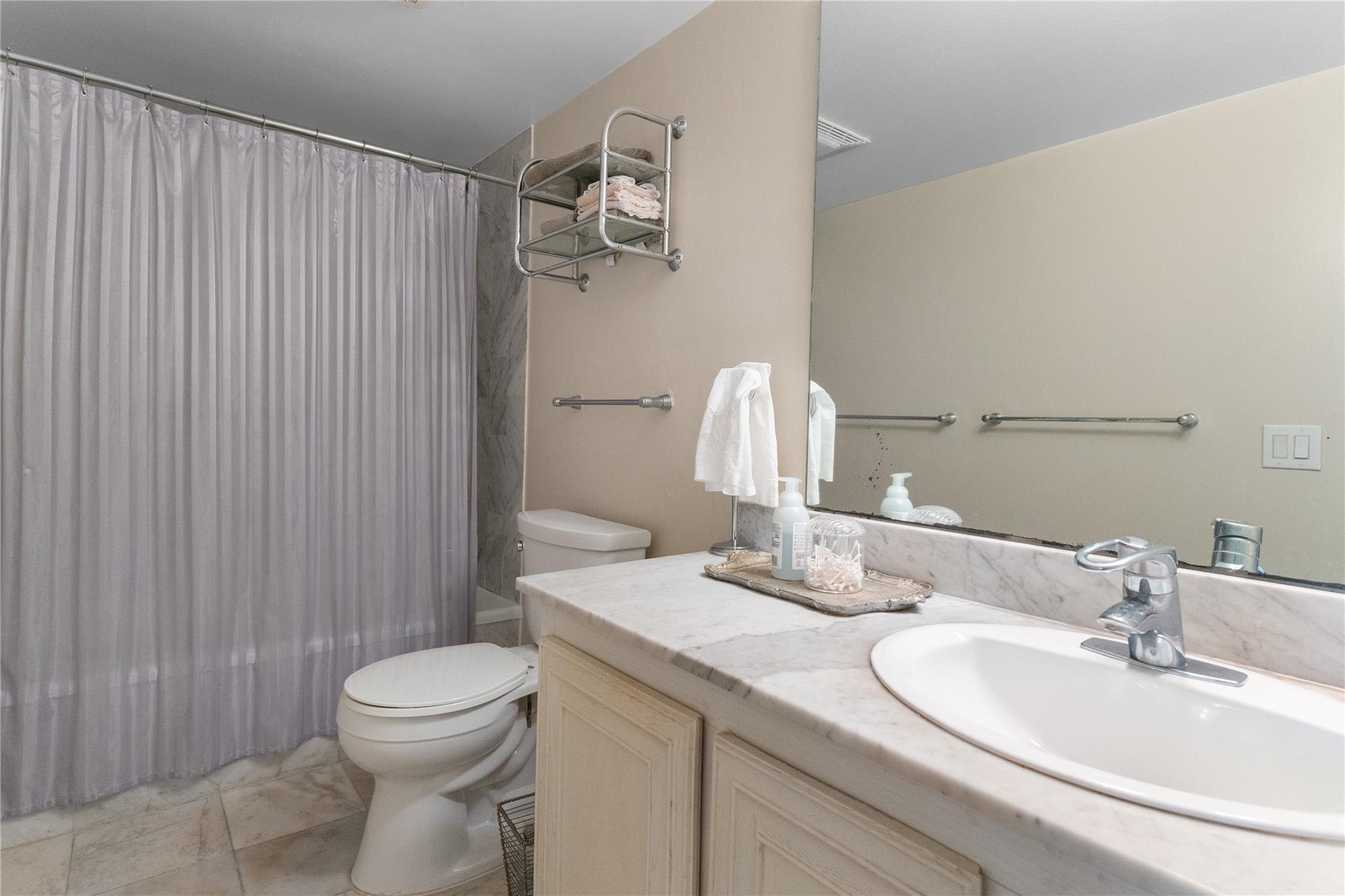 Southpoint Condo - Residential