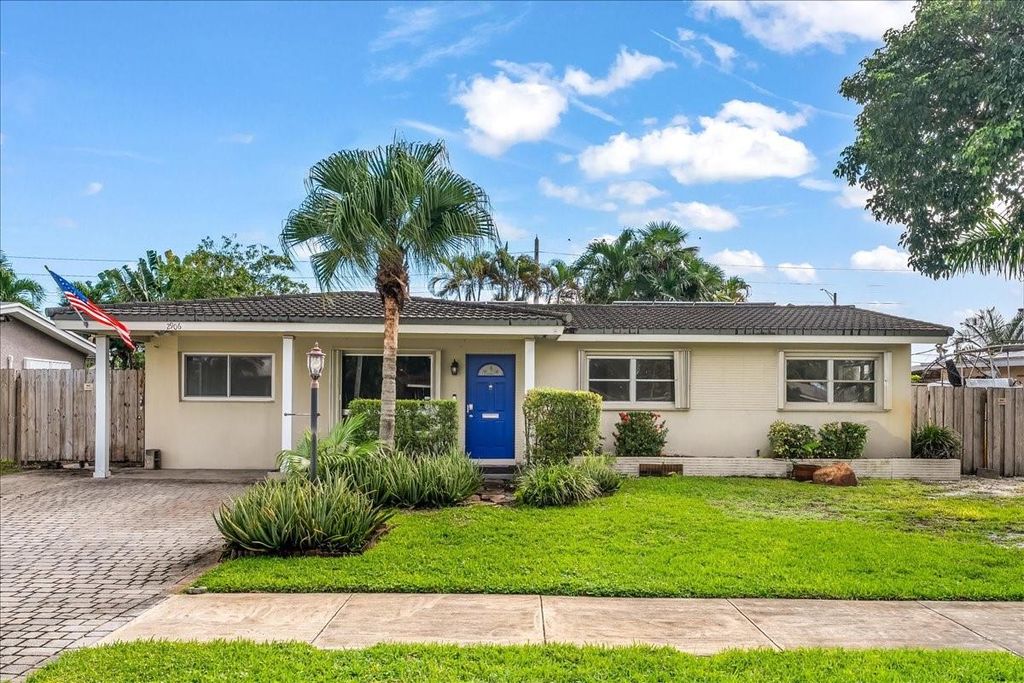 Photo of 2906 NW 9th Ter, Wilton Manors, FL 33311 (MLS # F10531792)