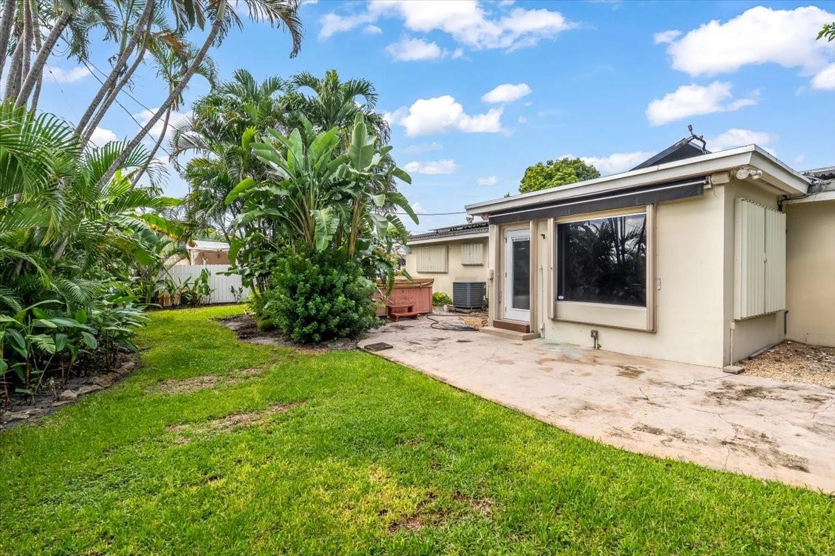 2906 NW 9th Ter