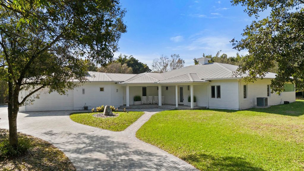 Photo of 15711 98th Trail N, Jupiter, FL 33478 (MLS # R11049658)