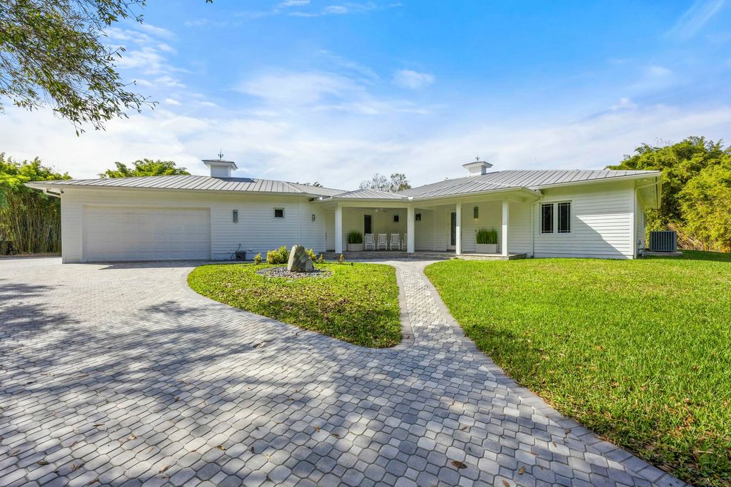 Photo of 15711 98th Trail N, Jupiter, FL 33478 (MLS # R11049658)