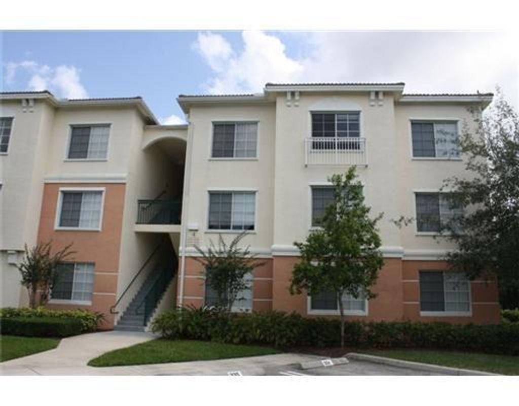 Photo of 4208 Myrtlewood Circle E #4208, Palm Beach Gardens, FL 33418 (MLS # R10716042)