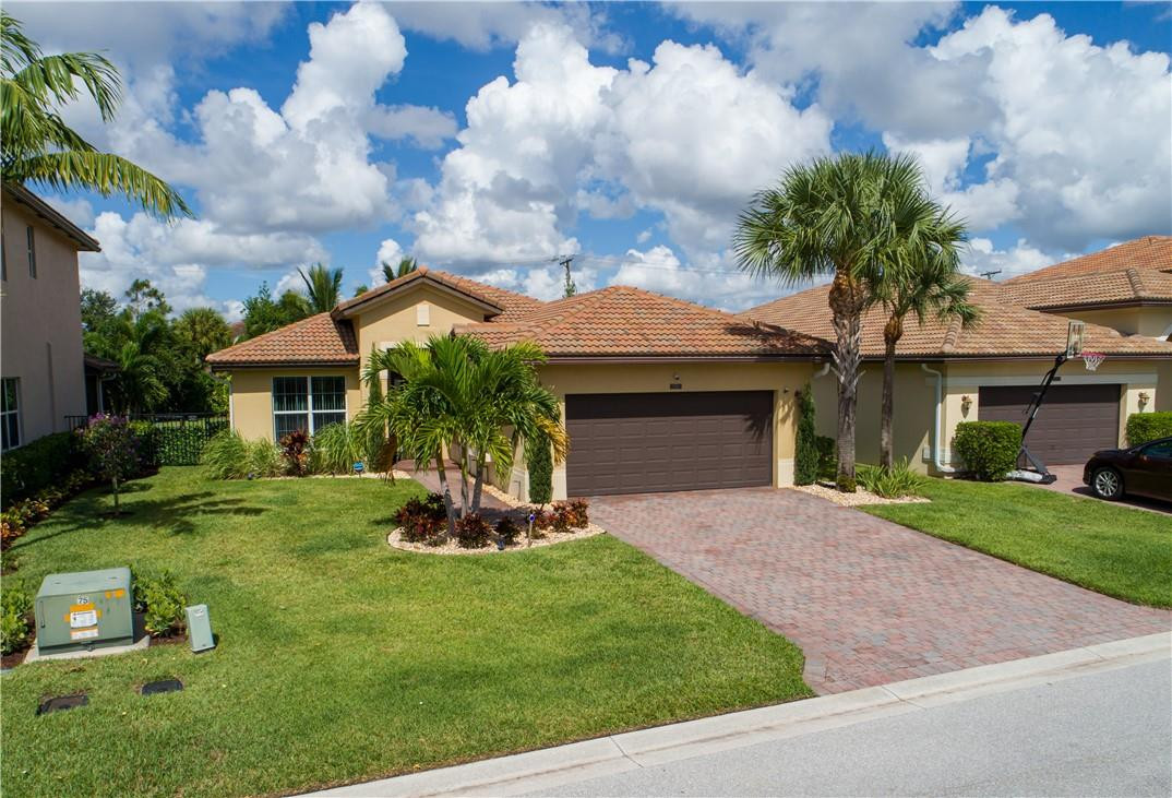 Vista Lago - Residential