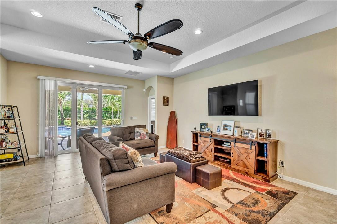 Vista Lago - Residential