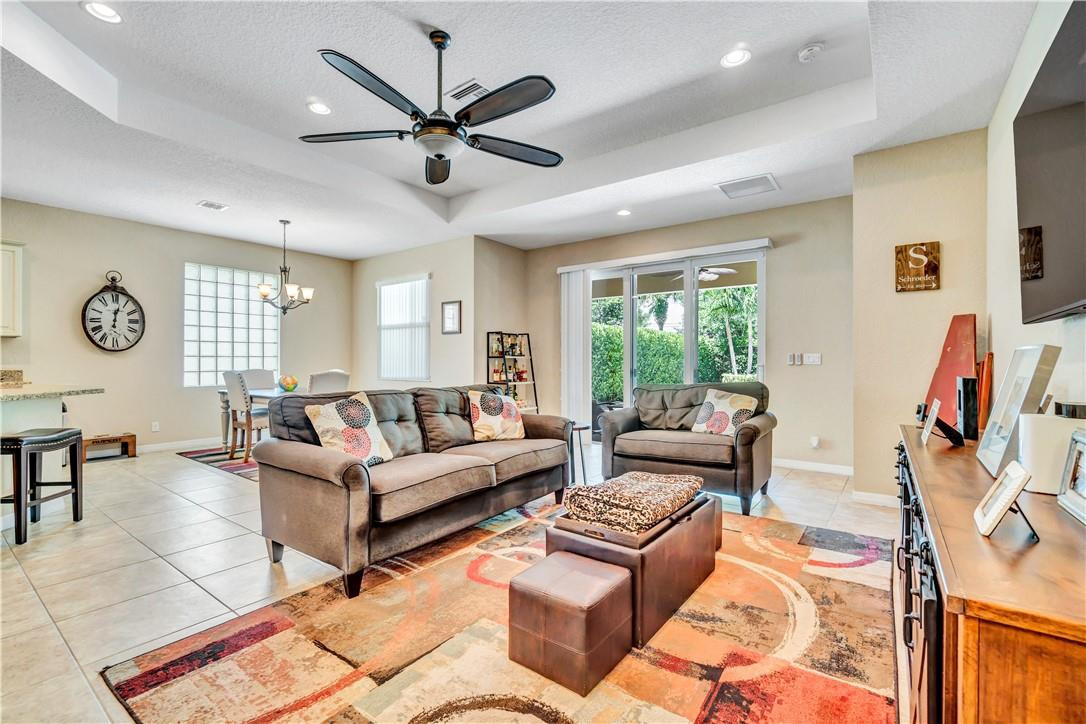 Vista Lago - Residential