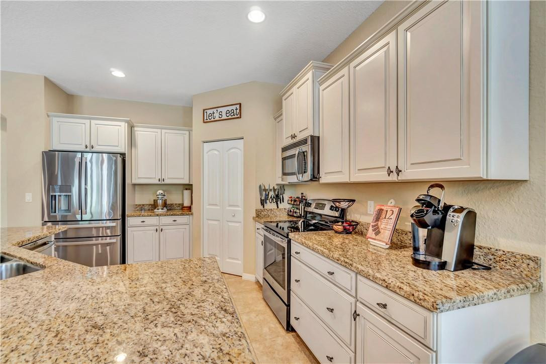 Vista Lago - Residential