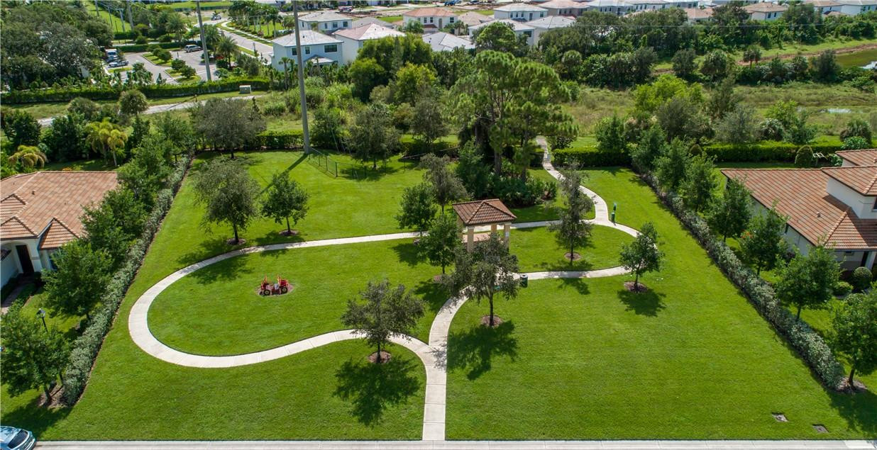 Vista Lago - Residential