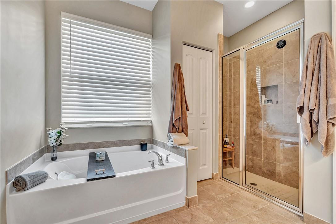 Vista Lago - Residential